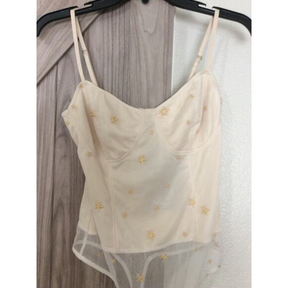 NWT Le Lis Small cream and gold star bodysuit - Picture 2 of 4